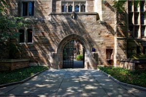 yale university entrance